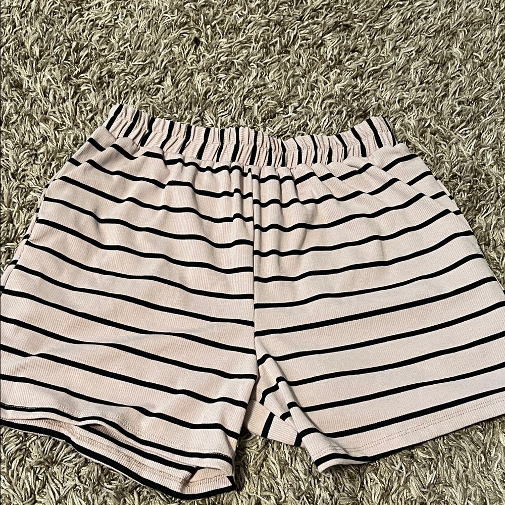 Chic High Waist Women's Shorts - Black and Cream Stripes